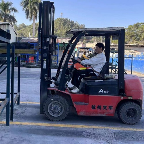东莞寮步附近学叉车 考叉车证在哪里报名？寮步附近学叉车要多长时间？