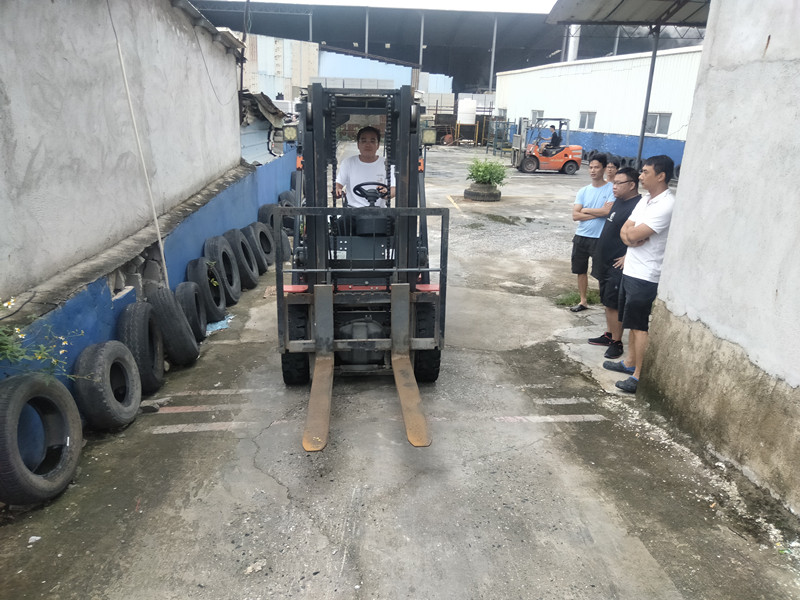 惠州惠阳新圩哪里有叉车培训 ， 需要多少钱？