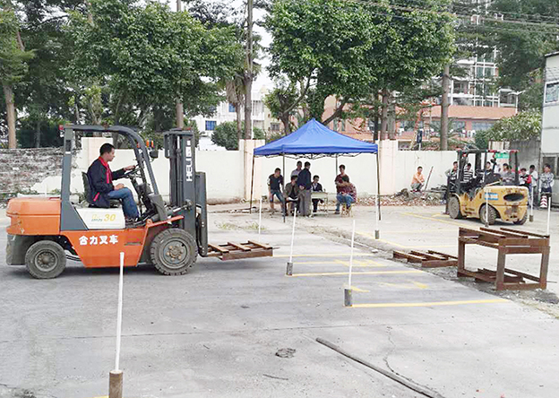 东莞谢岗哪里可以学叉车