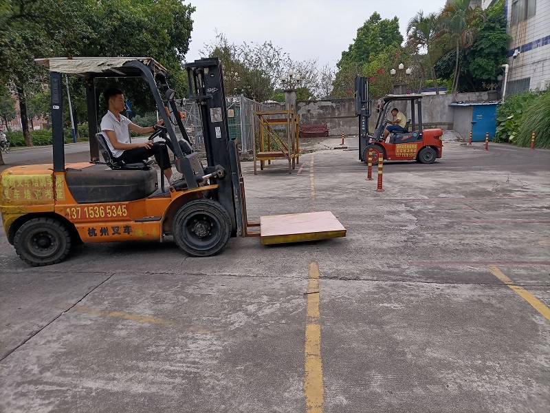 惠东县稔山镇在那学叉车，学叉车要多少钱。