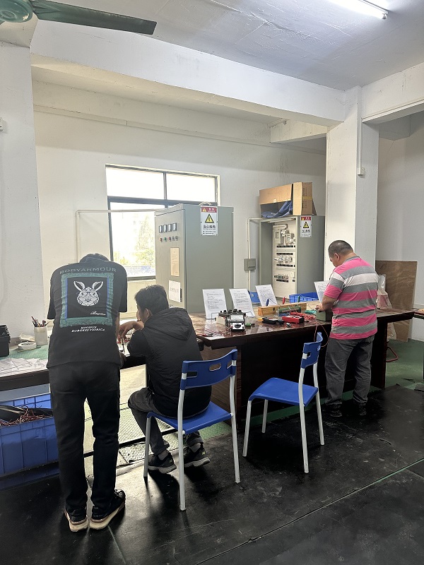 东莞万江电工培训基地，东莞万江学电工要多少钱