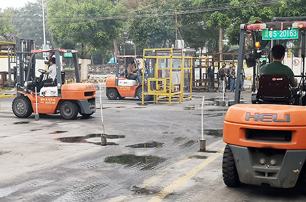 东莞清溪附近学叉车哪里有报名？