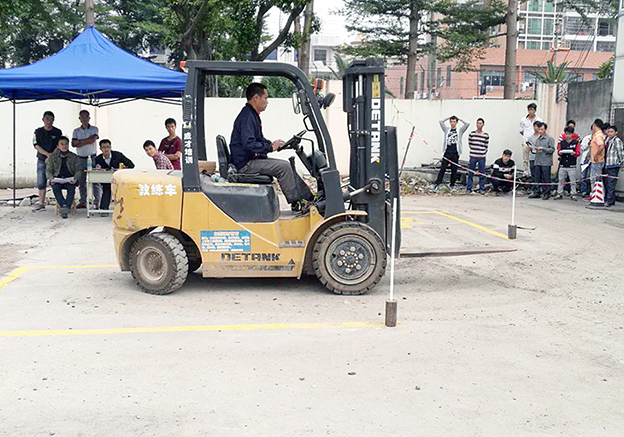 东莞常平附近考叉车证需要什么资料？