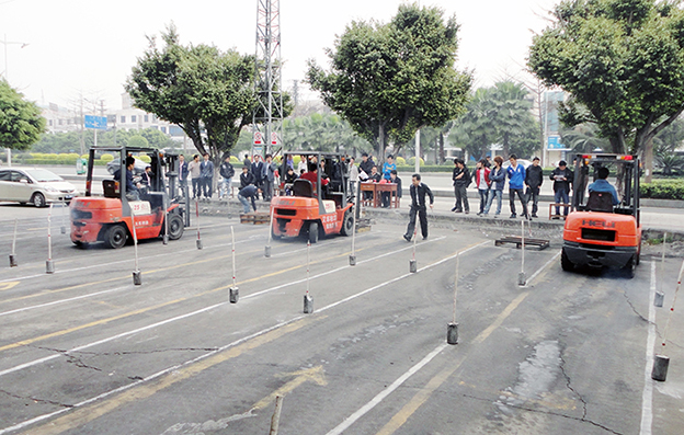 惠东黄埠有没有可以复审叉车证的培训机构，惠东黄埠学叉车技术要多少钱