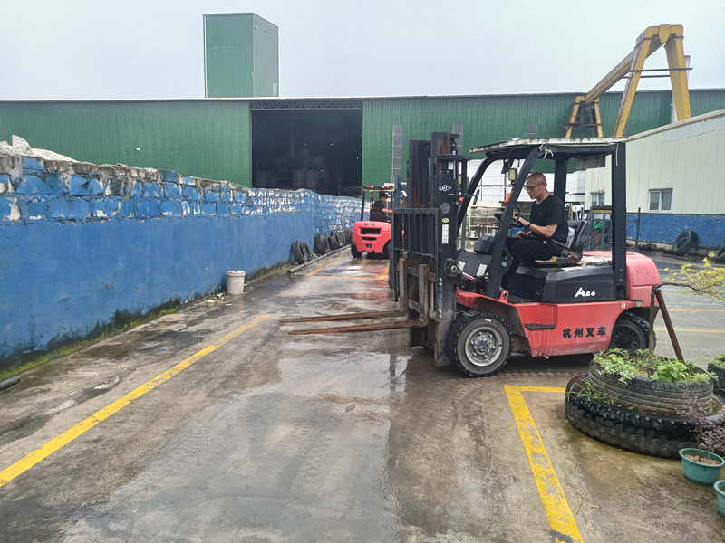 龙岗坑梓周边哪里有叉车培训考证？费用是多少？