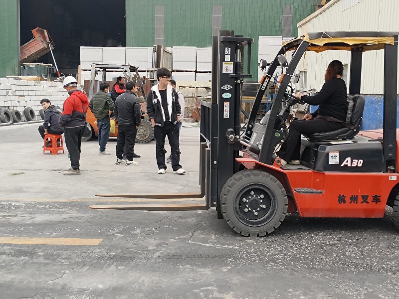 东莞常平叉车技术学习，东莞常平叉车培训班