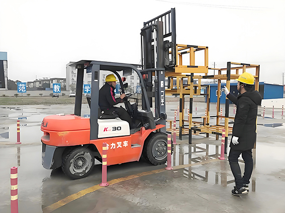 东莞大岭山考叉车证要多少钱，东莞大岭山考证哪家培训机构拿证快