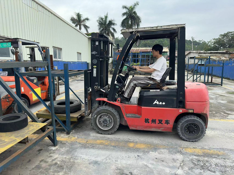 惠东附近哪里学叉车？惠东学叉车多少钱？