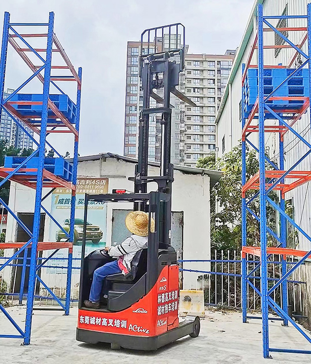 东莞黄江周边考叉车证需要什么资料？