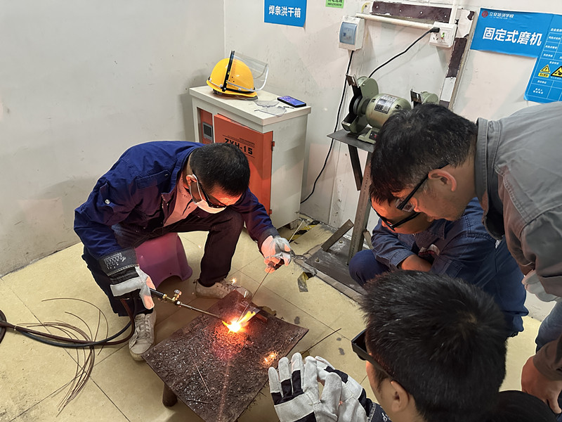 博罗湖镇考焊工证要什么条件，博罗湖镇学焊工技术培训培训哪里有
