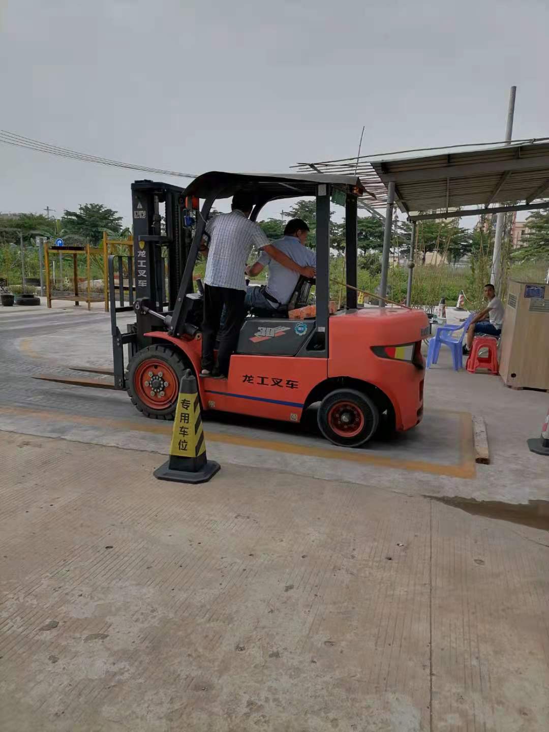 增城小楼哪里有叉车培训，叉车培训要多少钱？